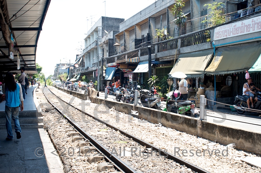 Thonburi side