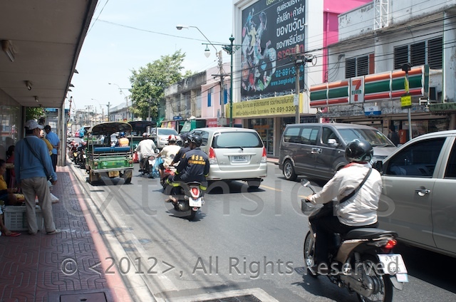 Thonburi side