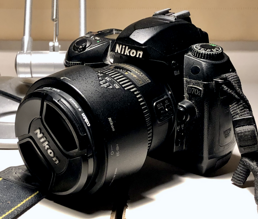Nikon D70S