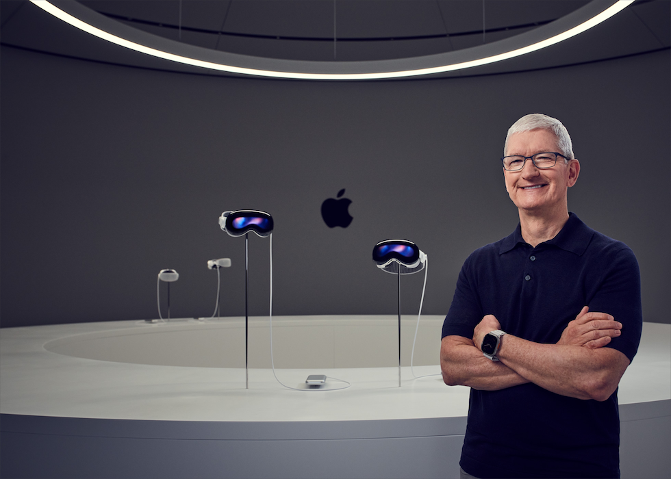 Tim Cook and VisionPro