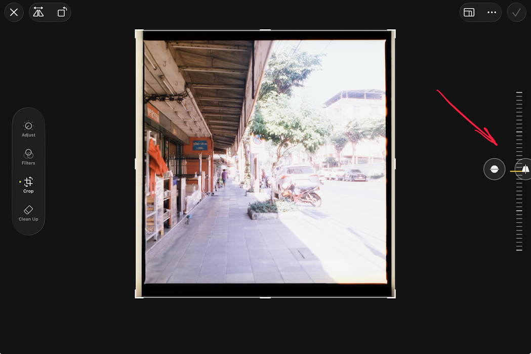 iPad Pro - crop controls in Photos